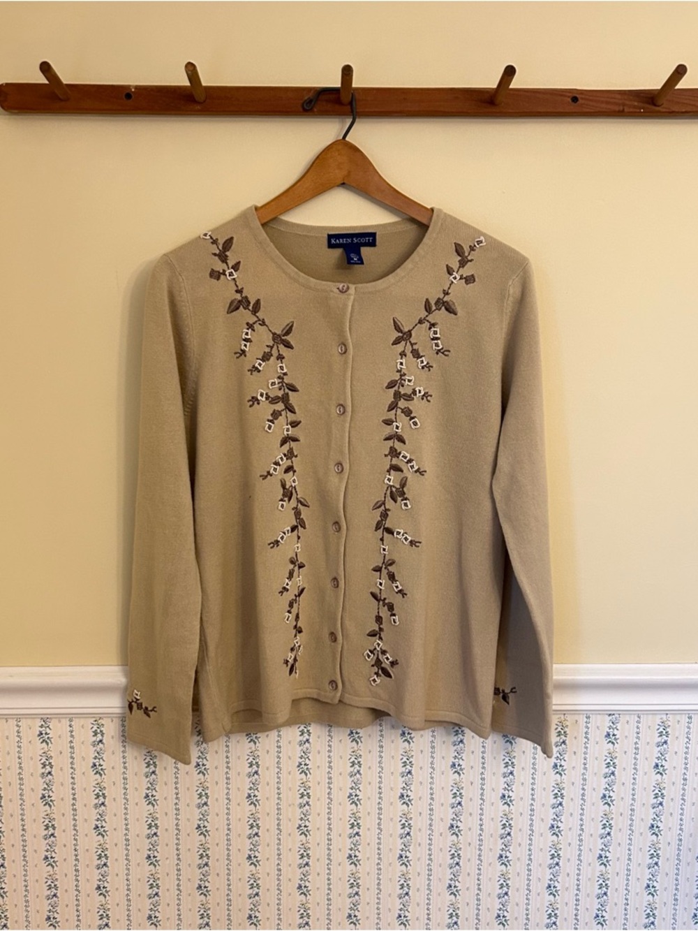 VINTAGE Karen Scott Embroidered Floral Cardigan Sweater